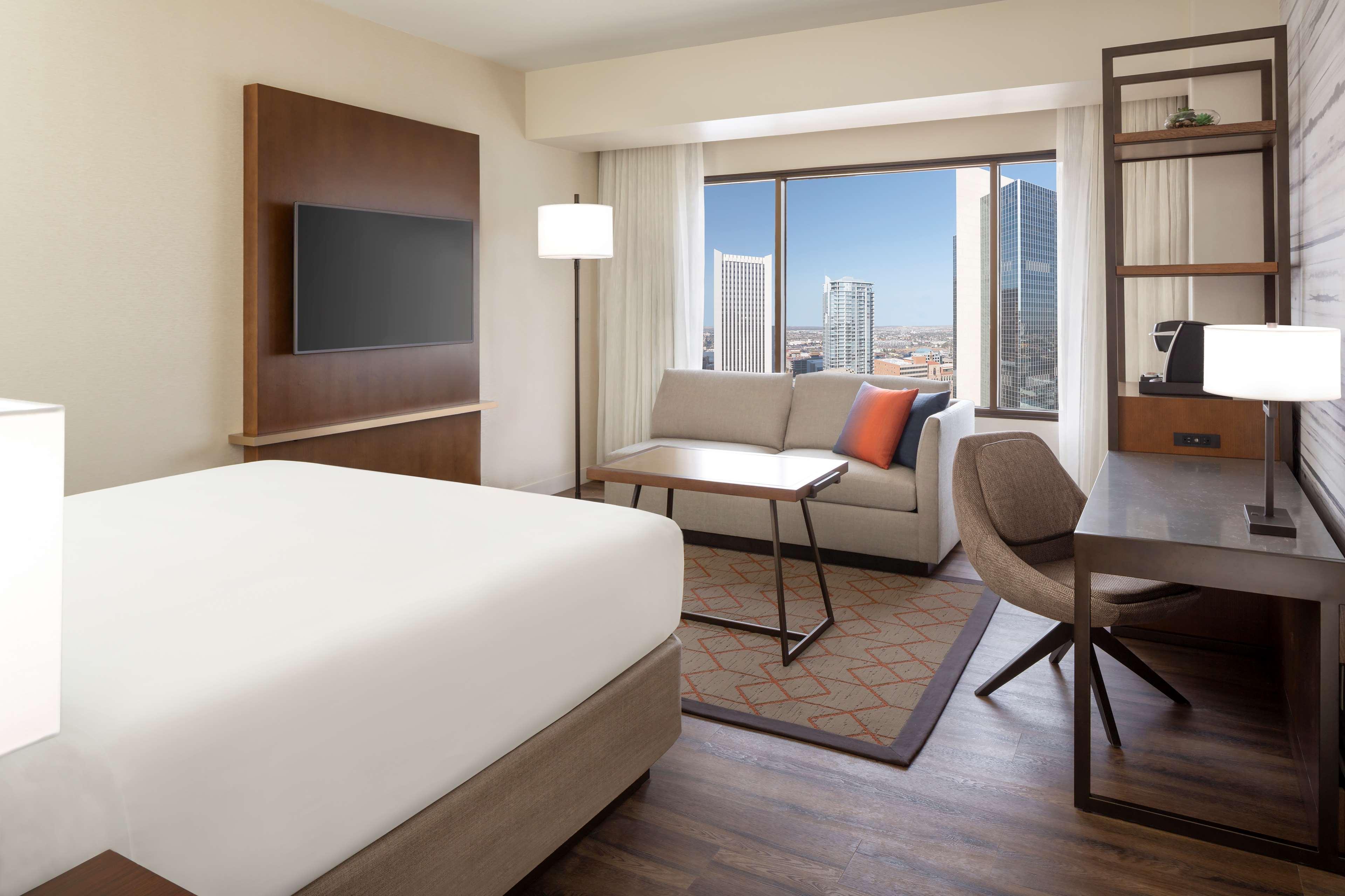 Hyatt Regency Phoenix Downtown - No Destination Fees Extérieur photo