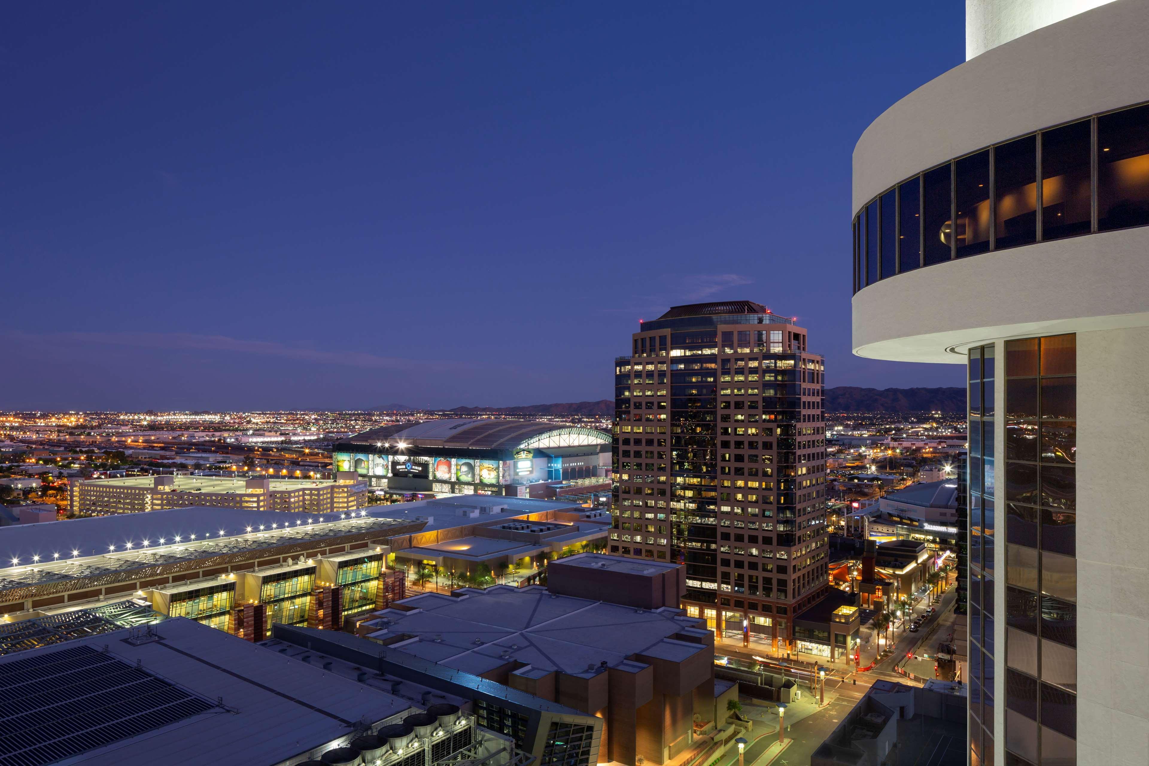 Hyatt Regency Phoenix Downtown - No Destination Fees Extérieur photo