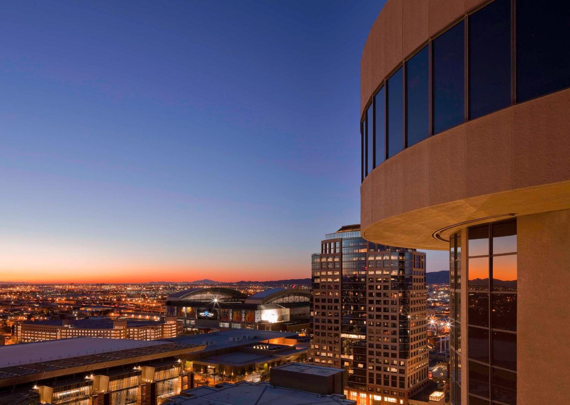 Hyatt Regency Phoenix Downtown - No Destination Fees Extérieur photo