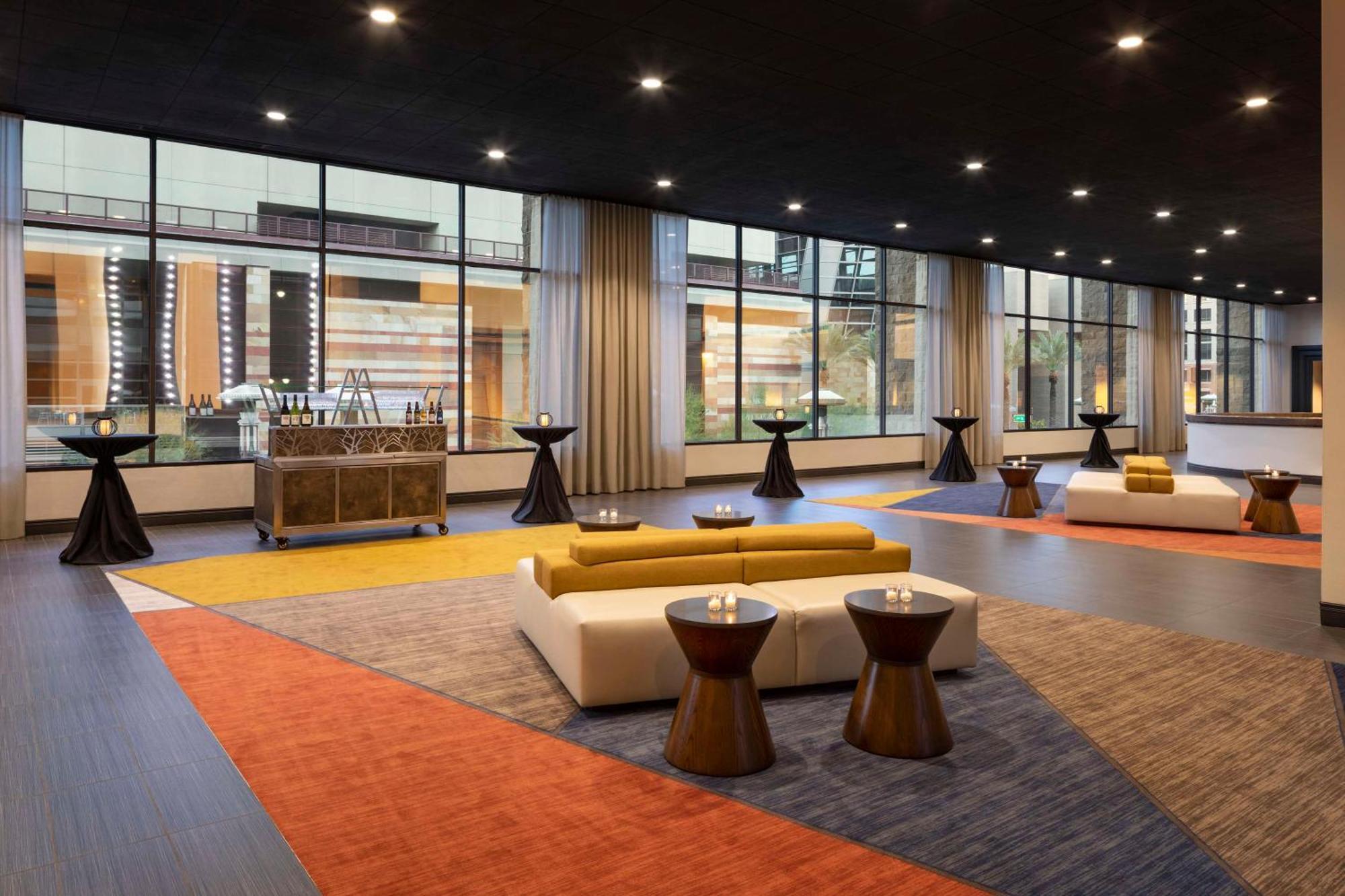 Hyatt Regency Phoenix Downtown - No Destination Fees Extérieur photo