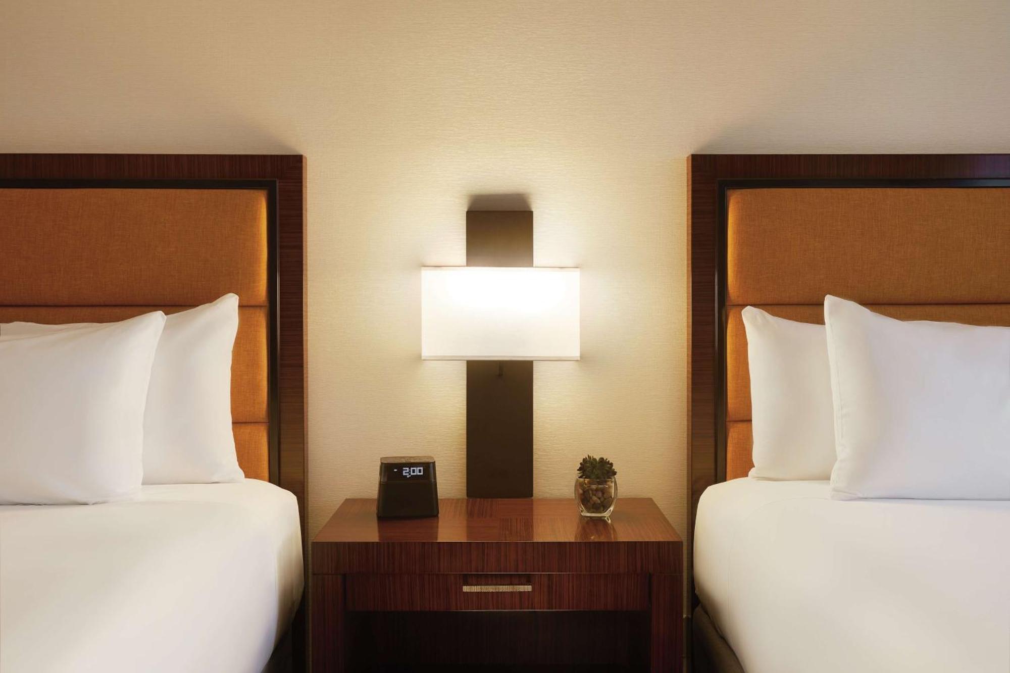 Hyatt Regency Phoenix Downtown - No Destination Fees Extérieur photo