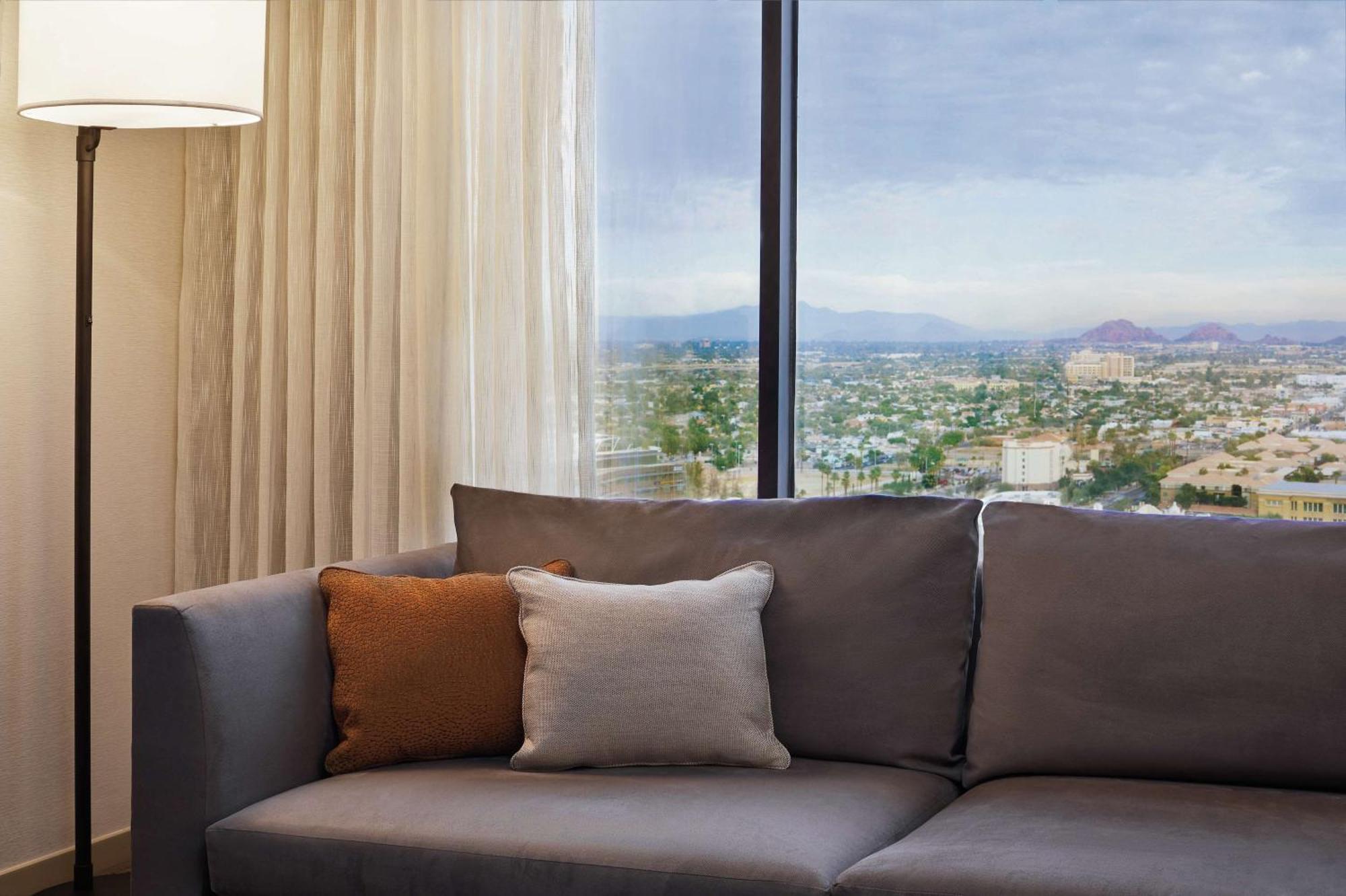 Hyatt Regency Phoenix Downtown - No Destination Fees Extérieur photo
