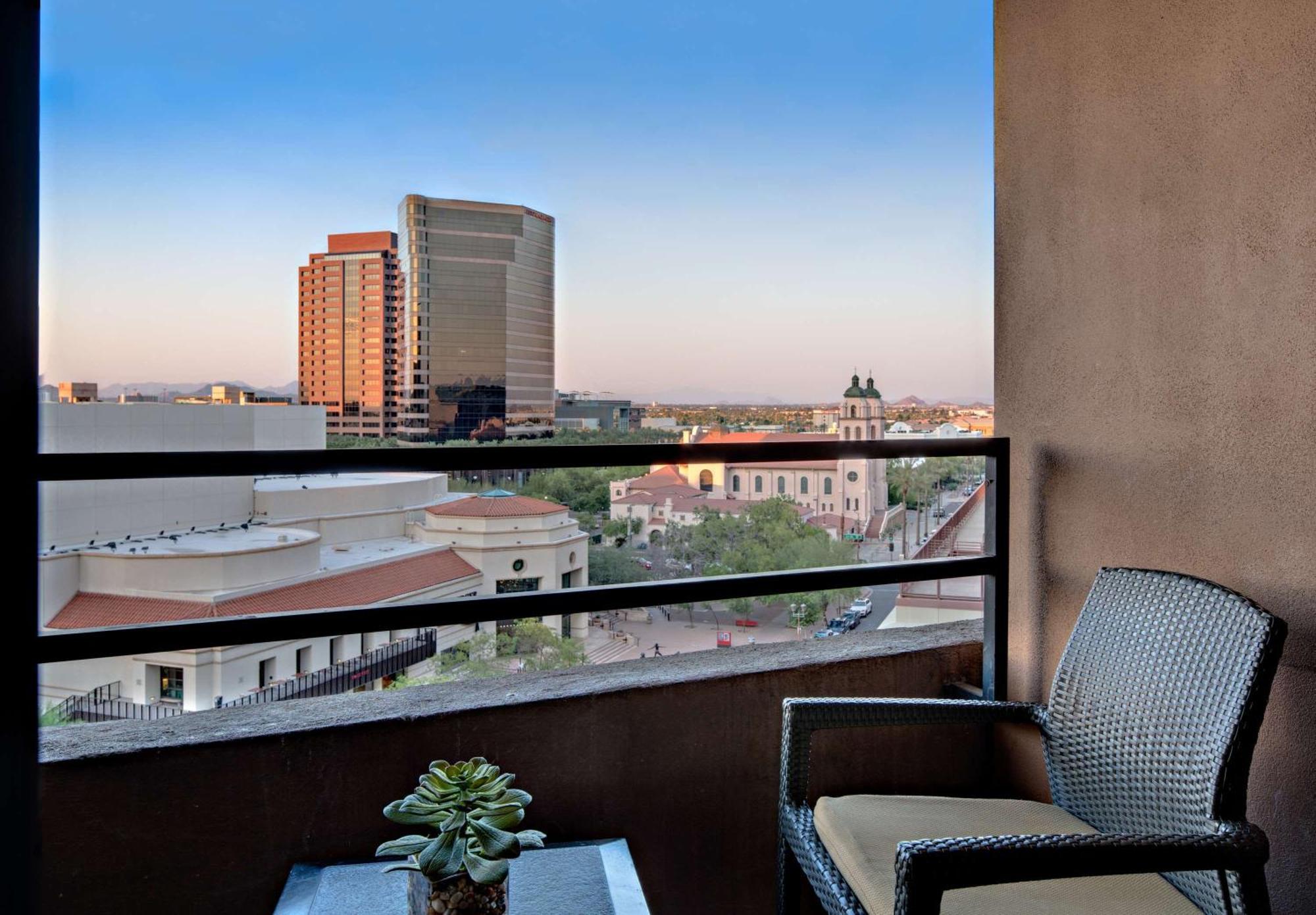 Hyatt Regency Phoenix Downtown - No Destination Fees Extérieur photo
